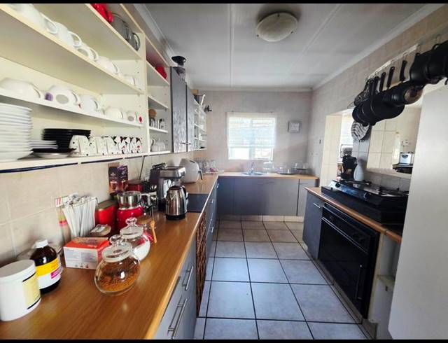 3 BEDROOM HOUSE FOR SALE IN VAN RIEBEECK PARK